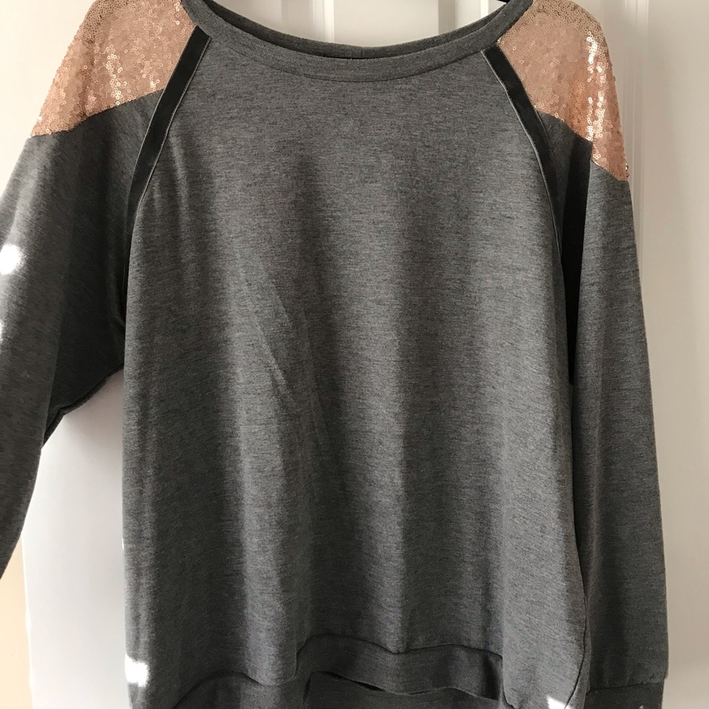 Sequined shoulder grey sweater